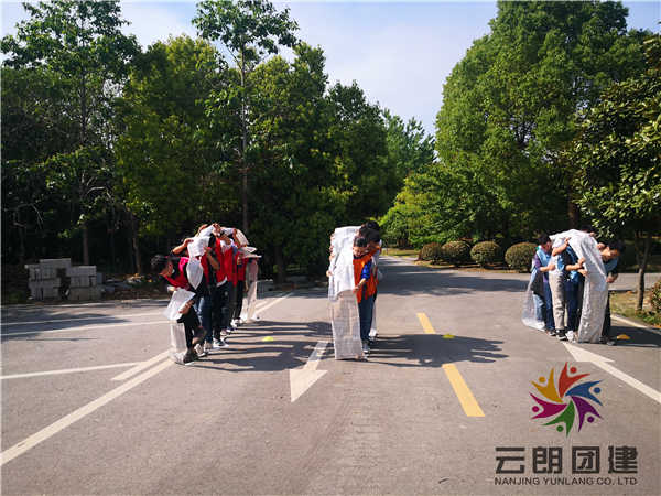 夏天最嗨的輕團(tuán)建組織形式.jpg
