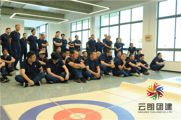 戶外拓展訓(xùn)練實(shí)踐.jpg