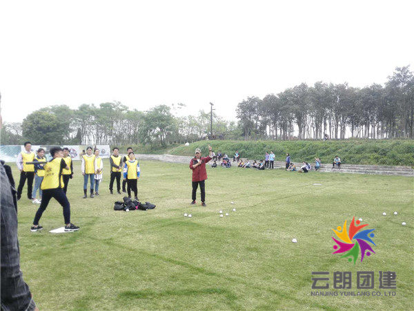 南京室內(nèi)拓展訓(xùn)練組織那些團建活動？