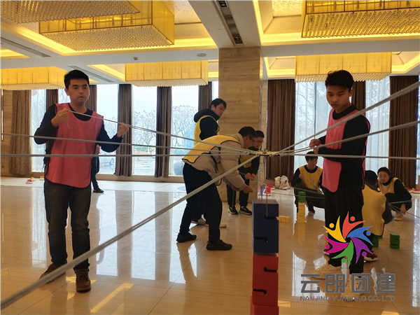南京室內(nèi)拓展訓(xùn)練組織那些團建活動？