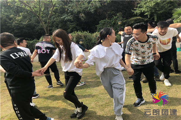 南京集體拓展訓(xùn)練——石化集團(tuán)團(tuán)建活動