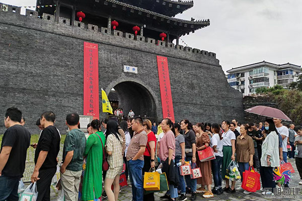 南京旅行團(tuán)建—聯(lián)塑揚(yáng)州兩天拓展